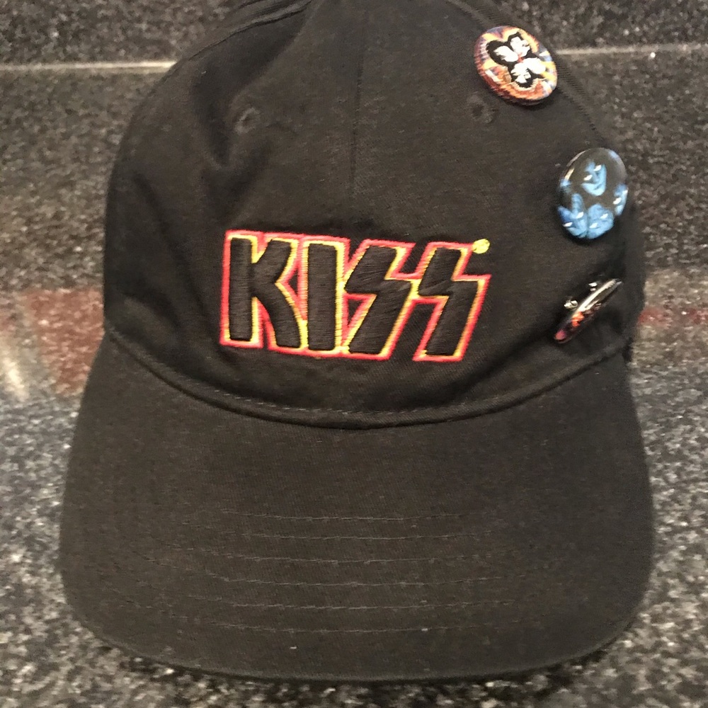 Kiss Vitnage Black Hat with Tour Buttons COLORFUL
